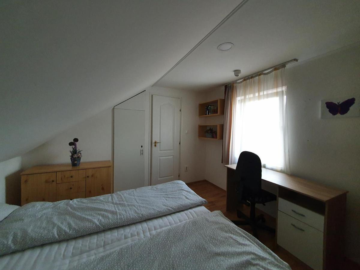 Nyil Apartman Wellnes Debrecen Esterno foto
