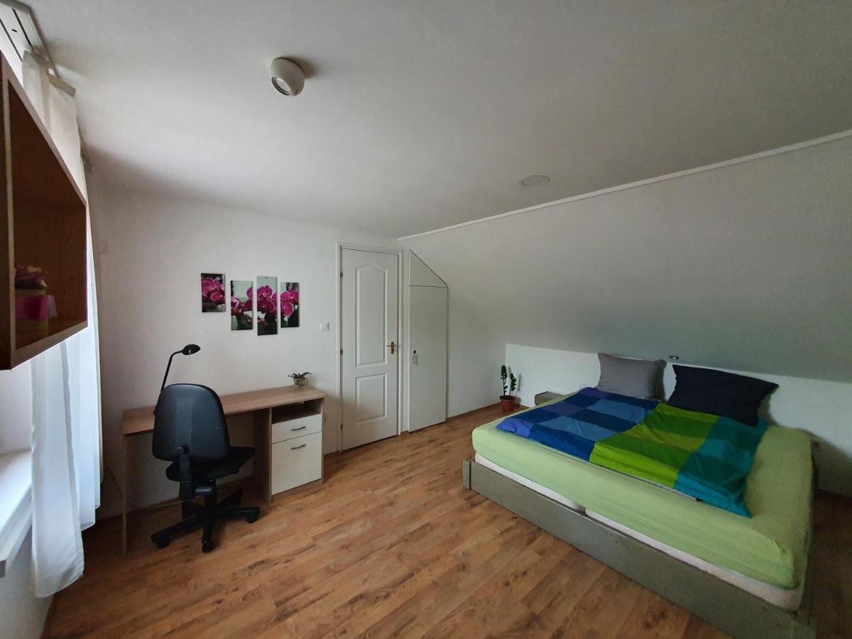Nyil Apartman Wellnes Debrecen Esterno foto